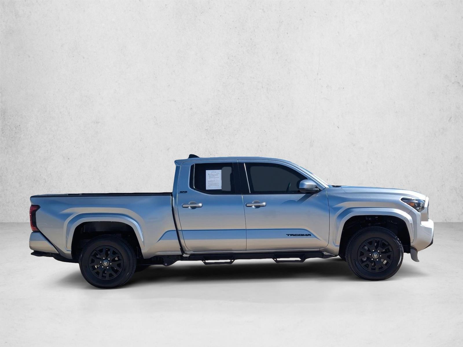 2025 Toyota Tacoma SR5 photo 4