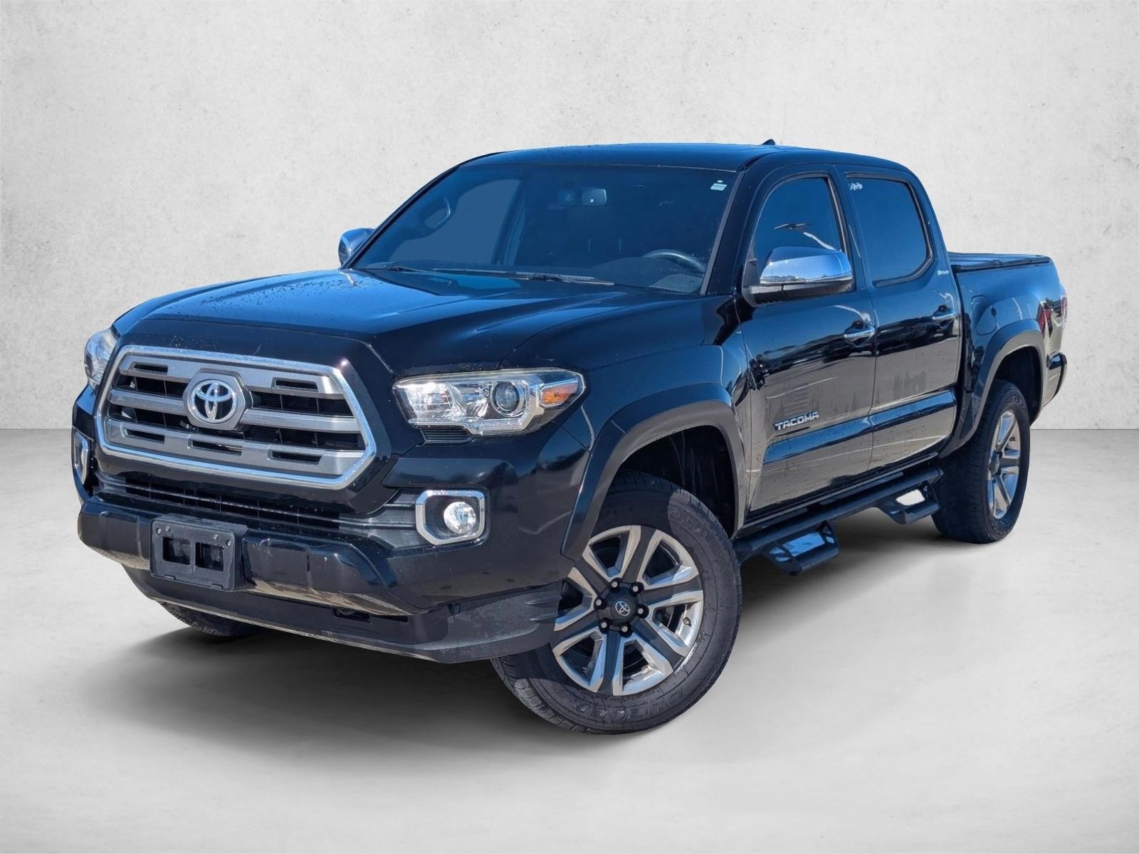 2017 Toyota Tacoma Limited's photo