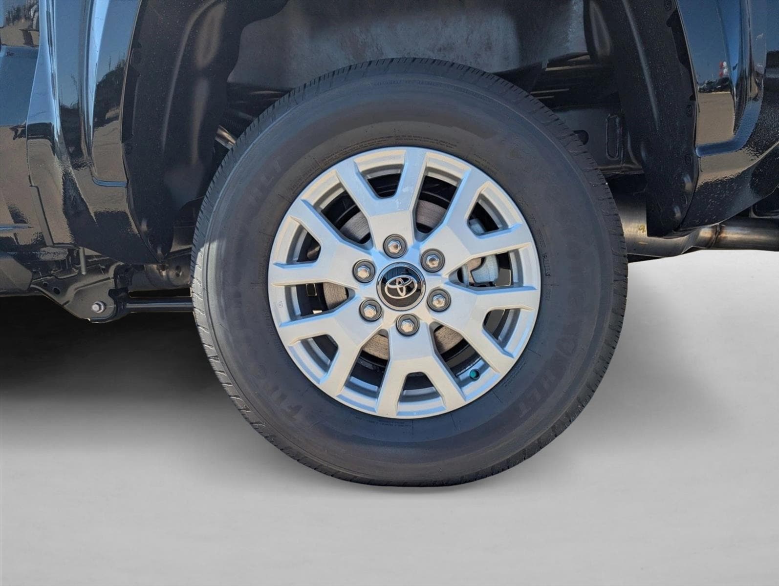2025 Toyota Tacoma SR5 - Photo 11