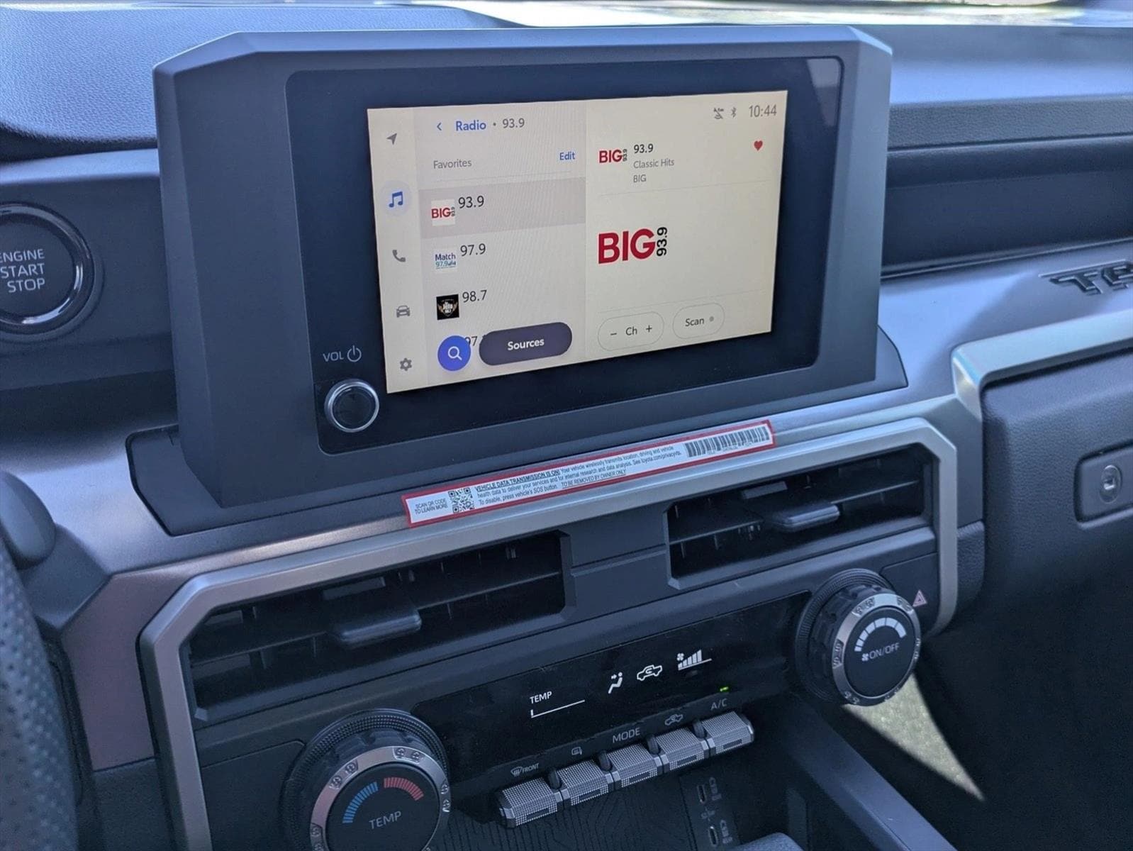 2025 Toyota Tacoma SR5 - Photo 14