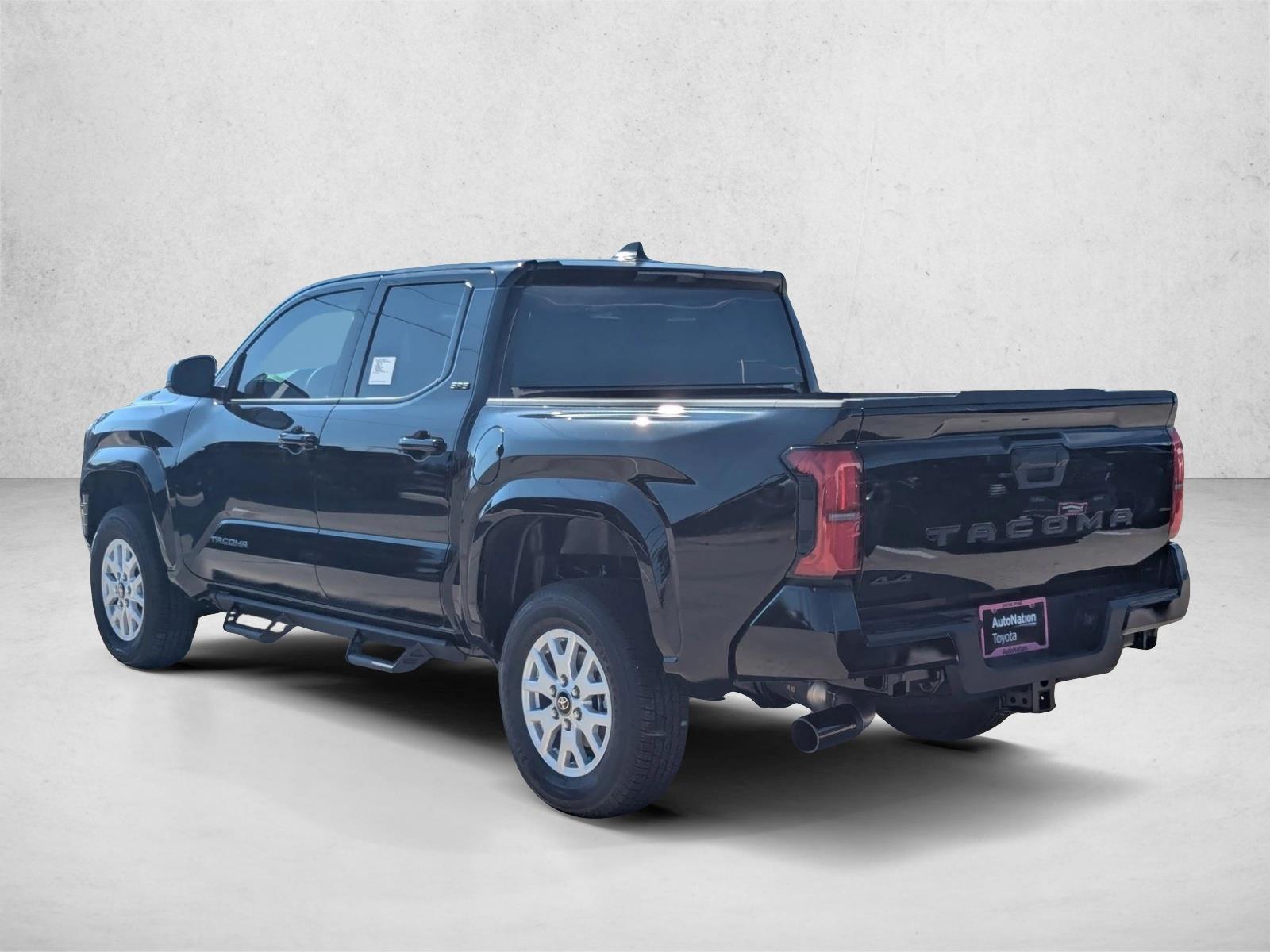 2025 Toyota Tacoma SR5 - Photo 10