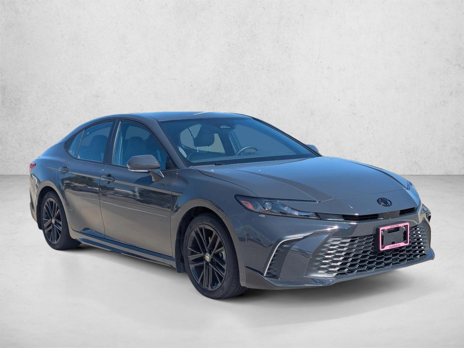 2025 Toyota Camry SE photo 3