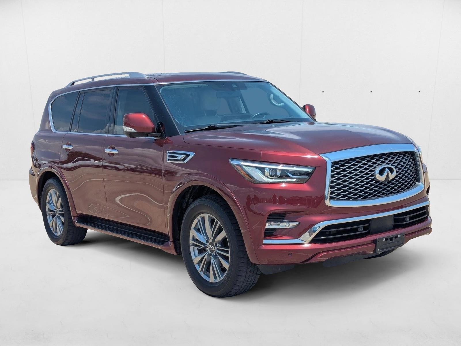 2022 Infiniti QX80 Luxe photo 3
