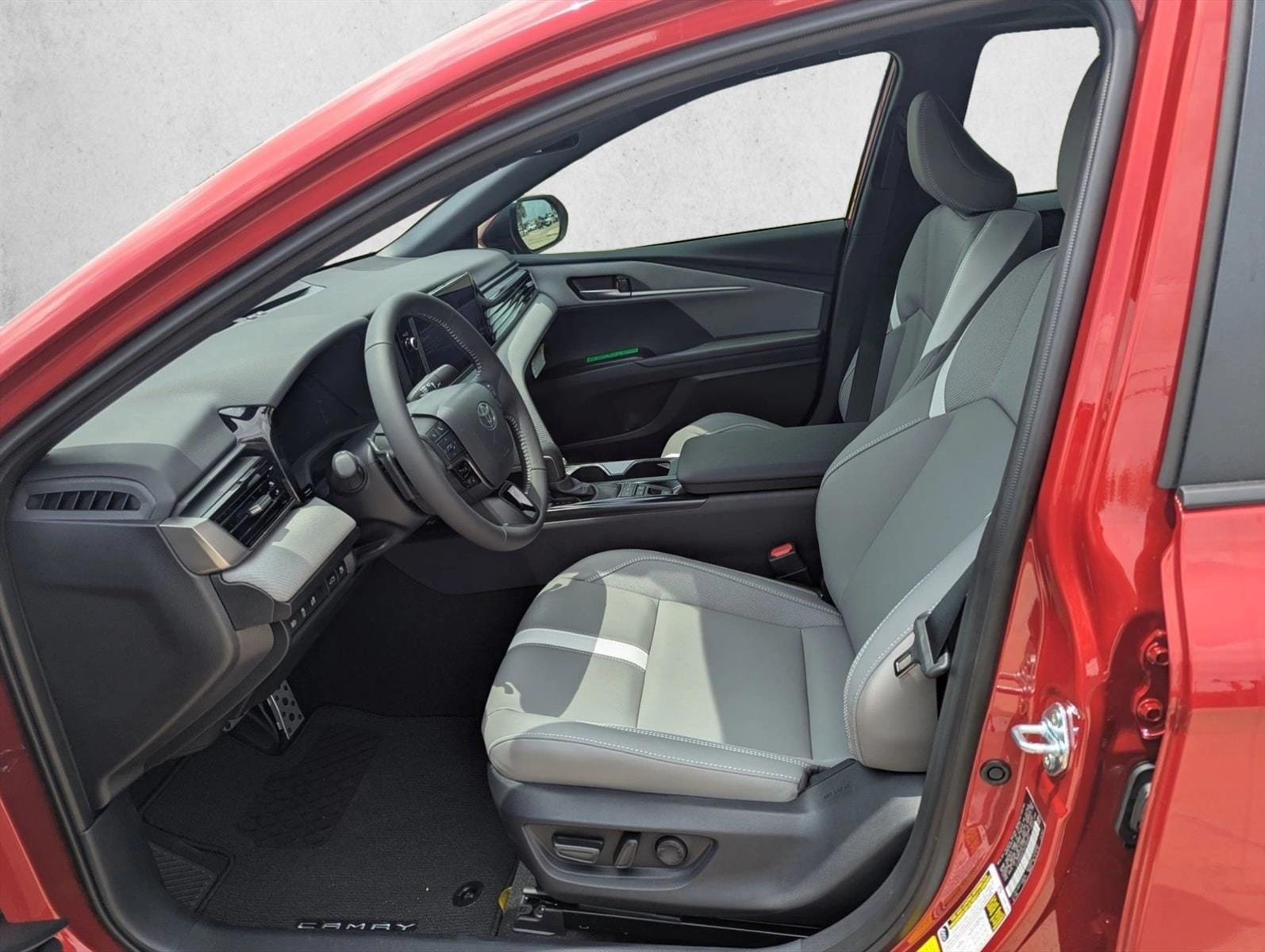 2025 Toyota Camry SE photo 4