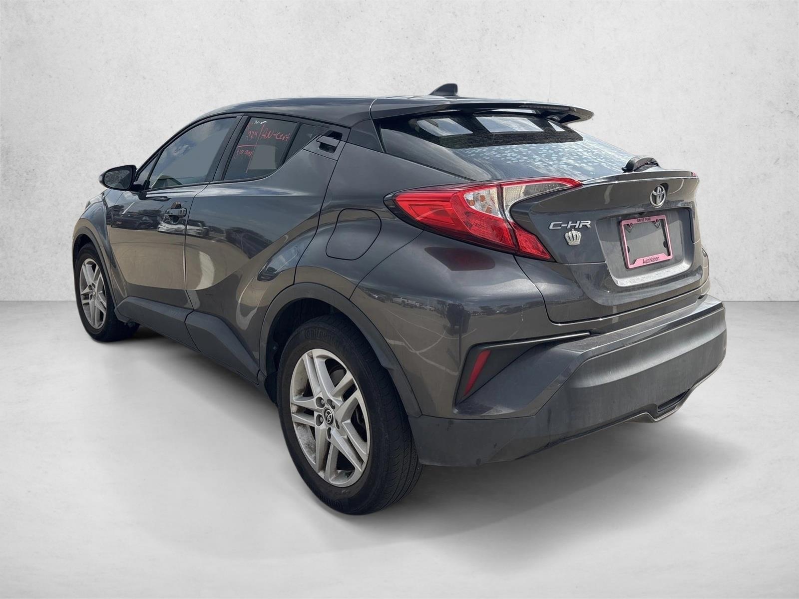 2021 Toyota C-HR LE photo 3