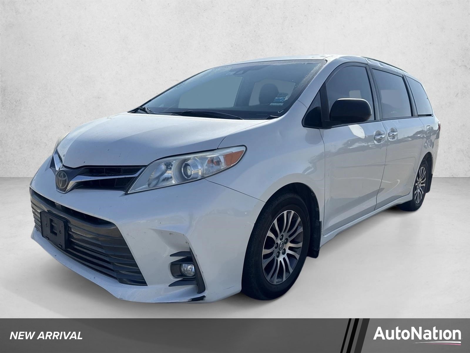 Pre-Owned 2020 Toyota Sienna XLE 8 Passenger