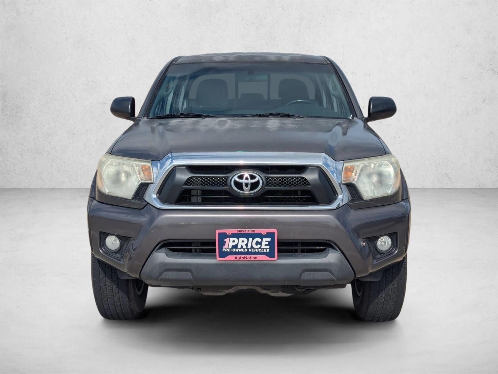 2015 Toyota Tacoma PreRunner V6 photo 2