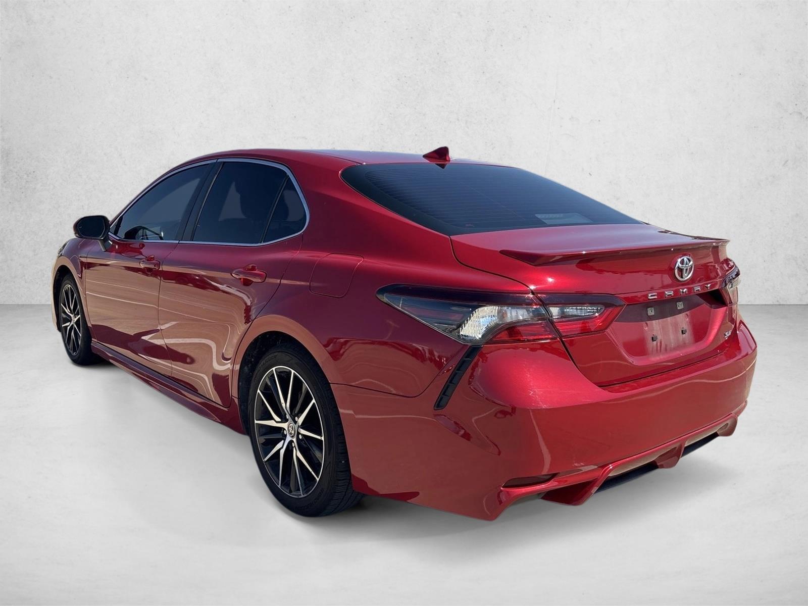 2022 Toyota Camry SE photo 3