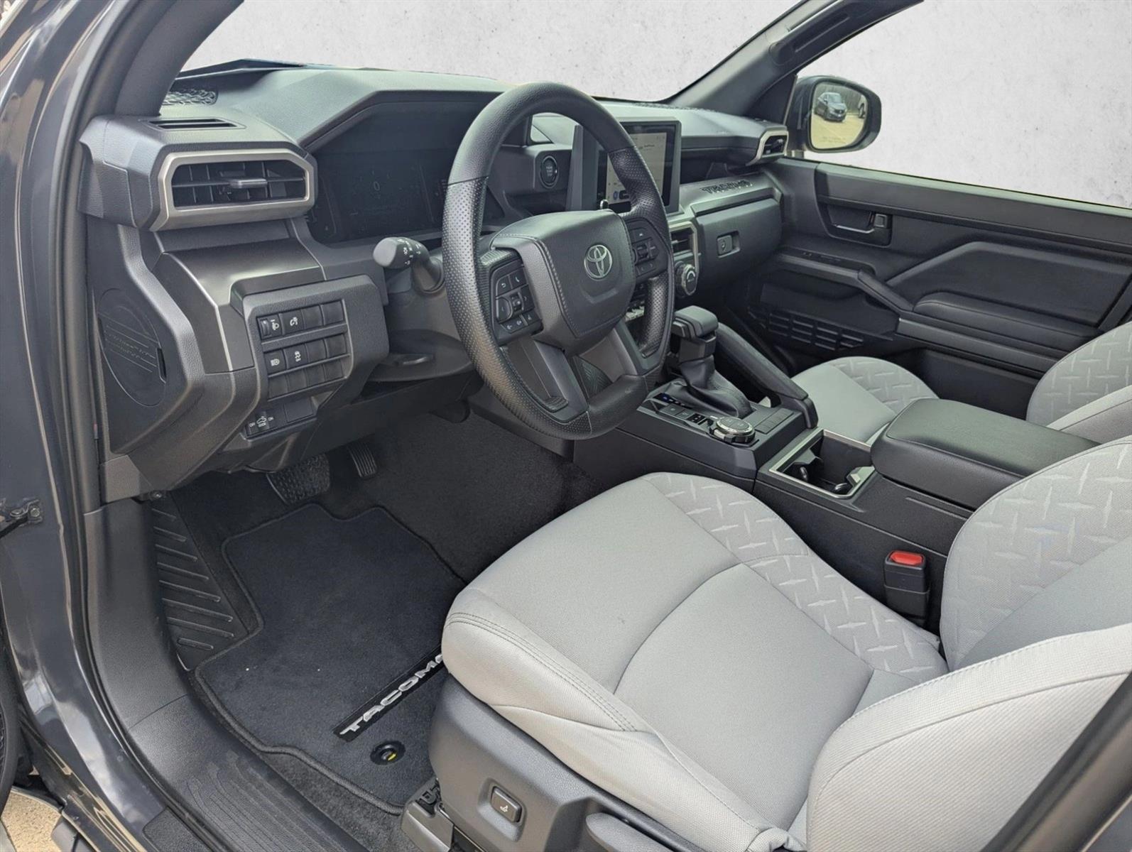 2025 Toyota Tacoma SR5 - Photo 9