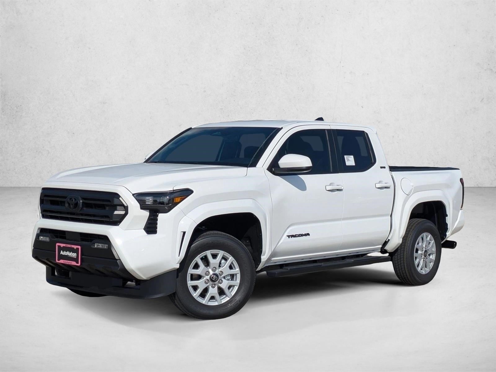 2025 Toyota Tacoma SR5's photo