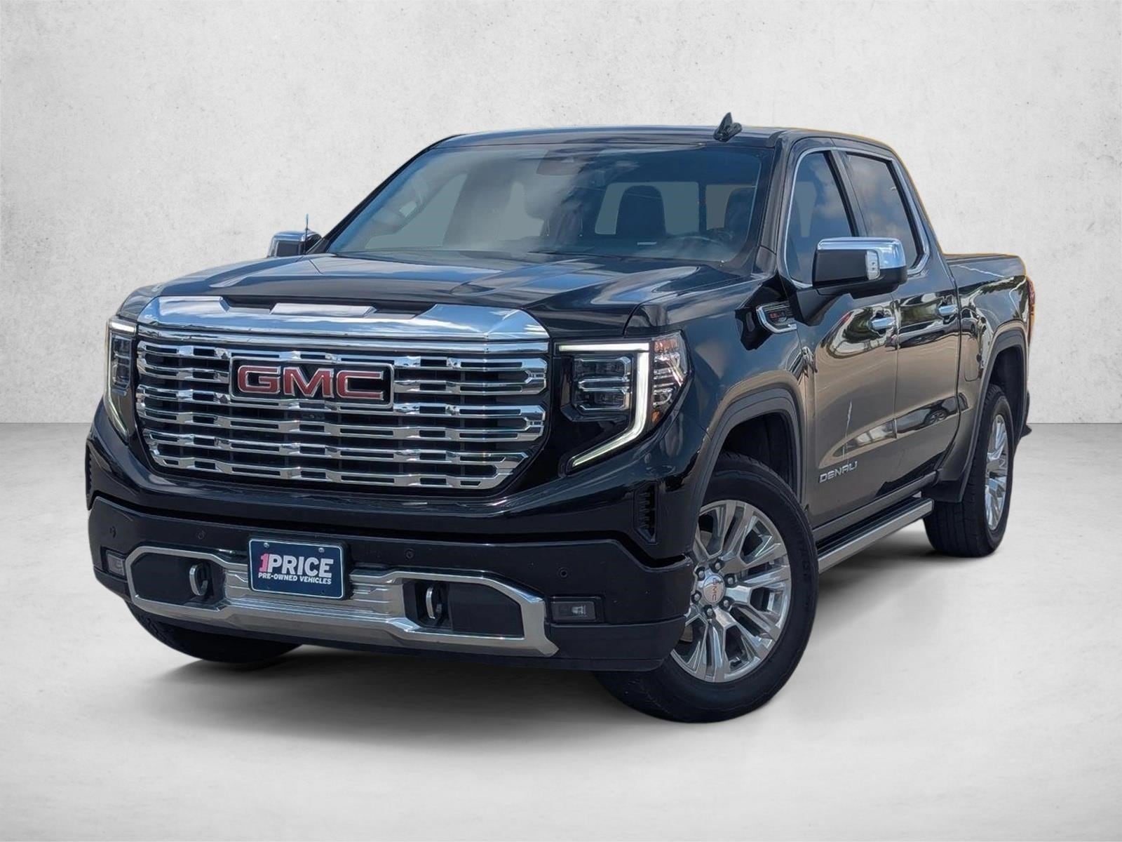 2023 GMC Sierra 4WD Crew Cab Short Box Denali's photo