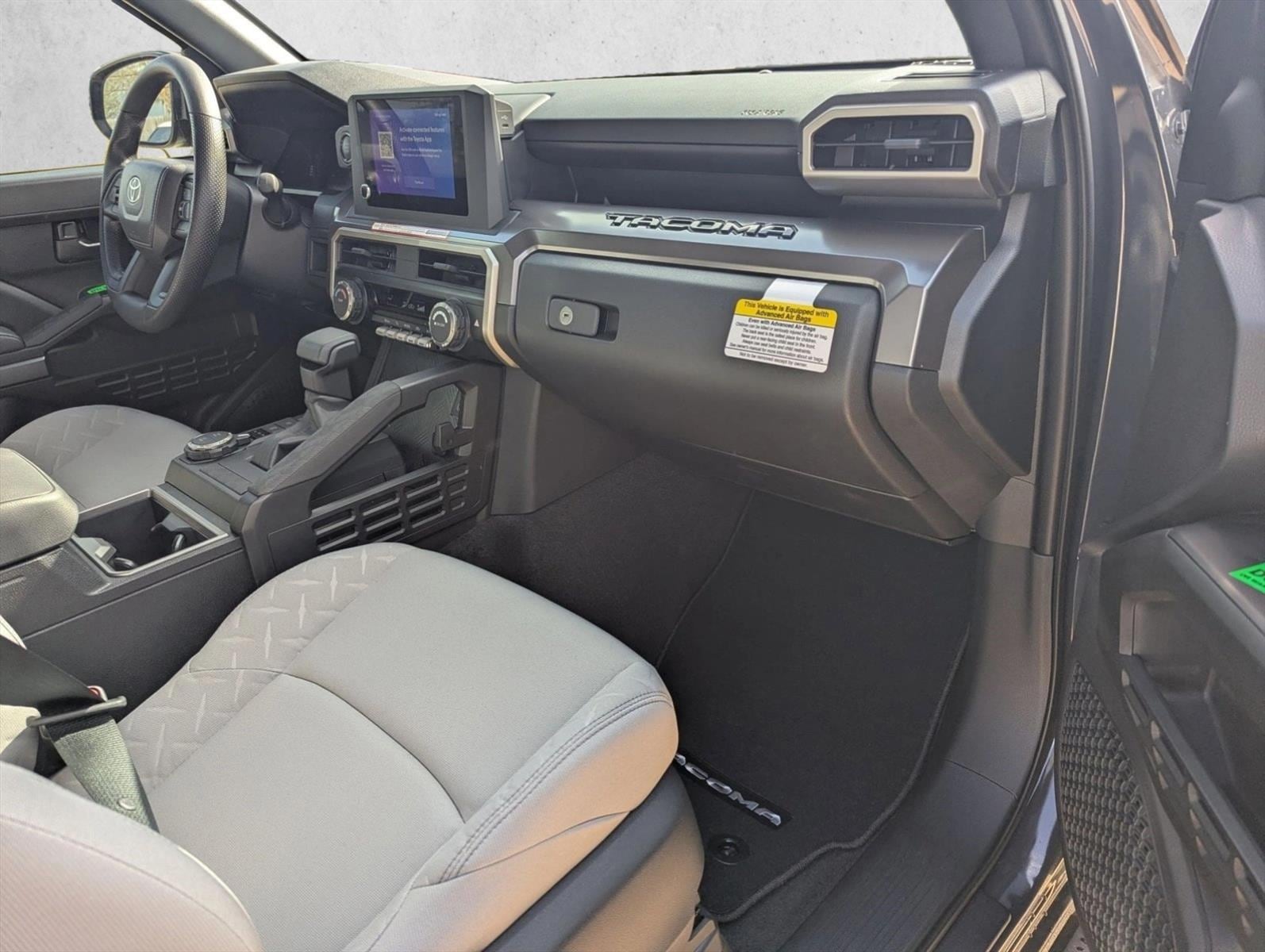 2025 Toyota Tacoma SR5 - Photo 18
