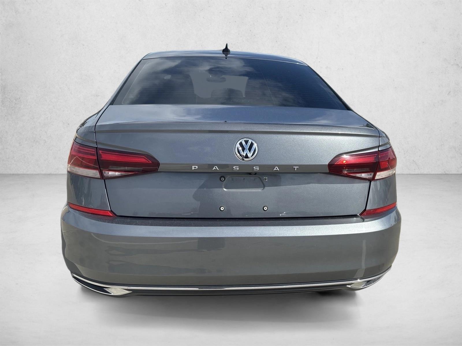 2020 Volkswagen Passat SE photo 4