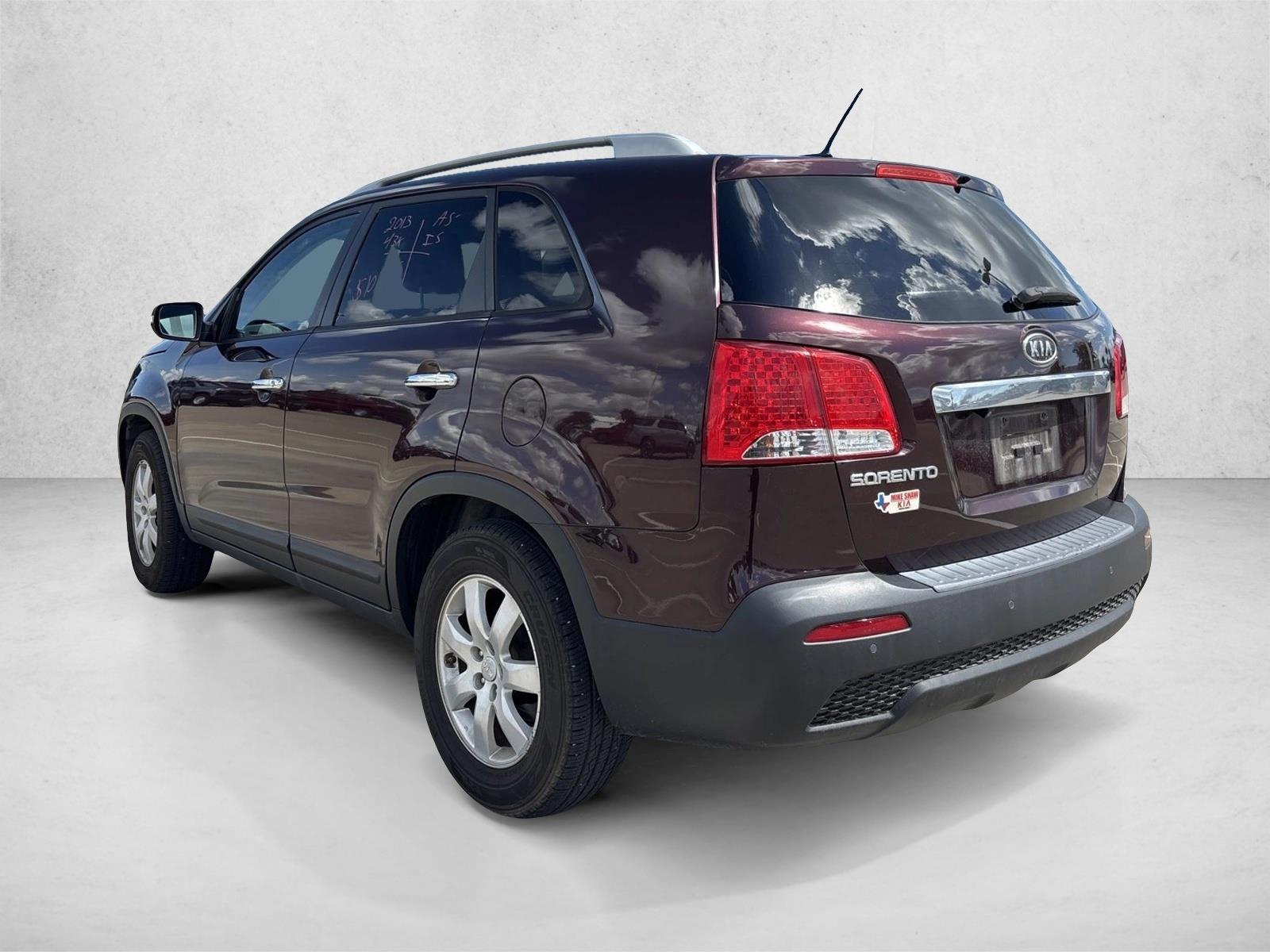 2013 Kia Sorento LX photo 2