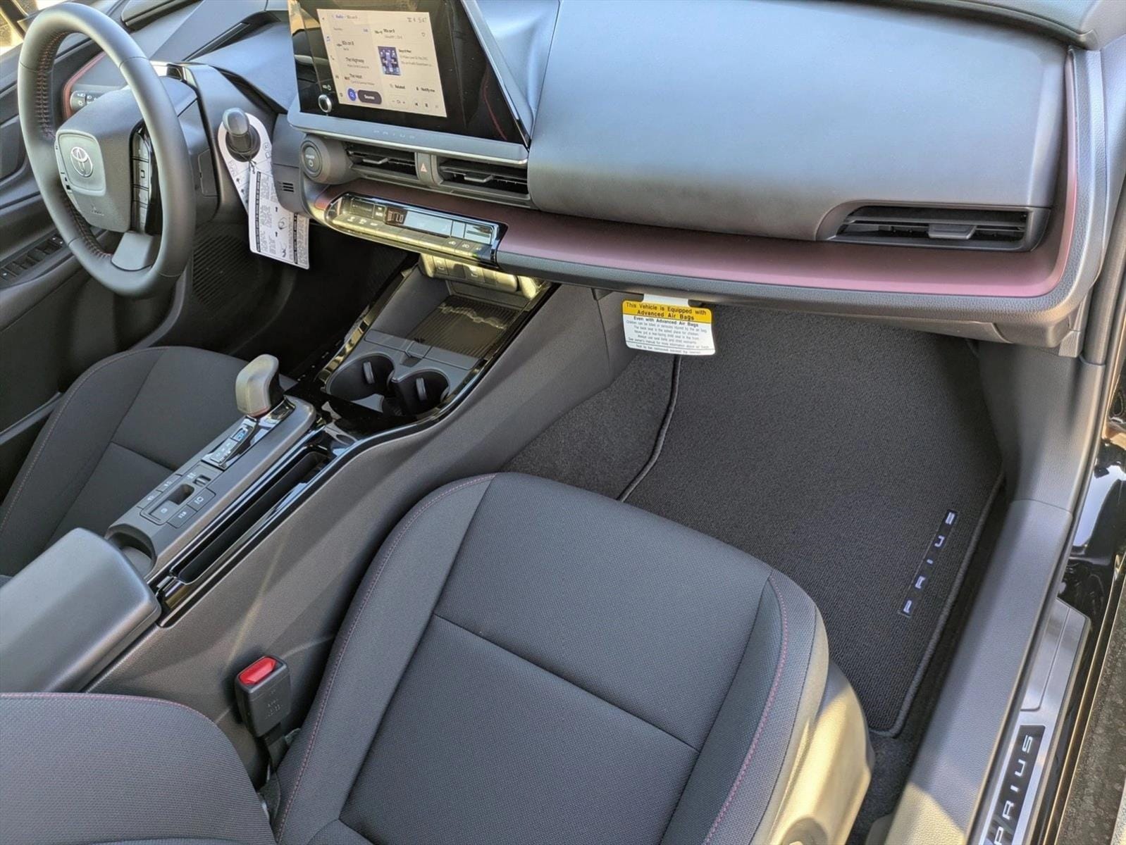 2026 Toyota Prius Plug-in Hybrid SE - Photo 22