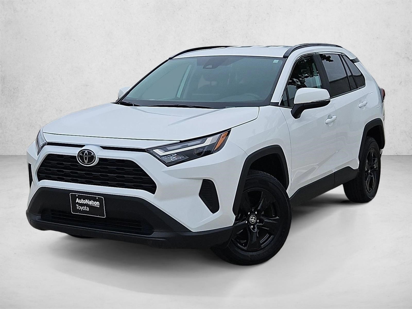 2025 Toyota RAV4 XLE AWD's photo