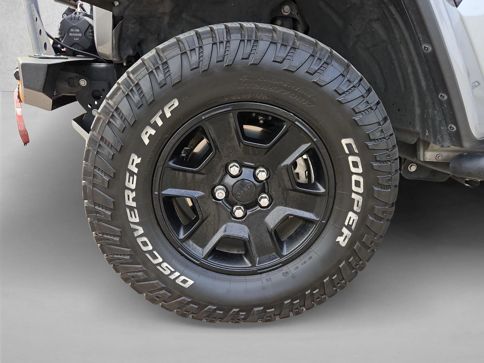 2021 Jeep Gladiator Mojave - Photo 22