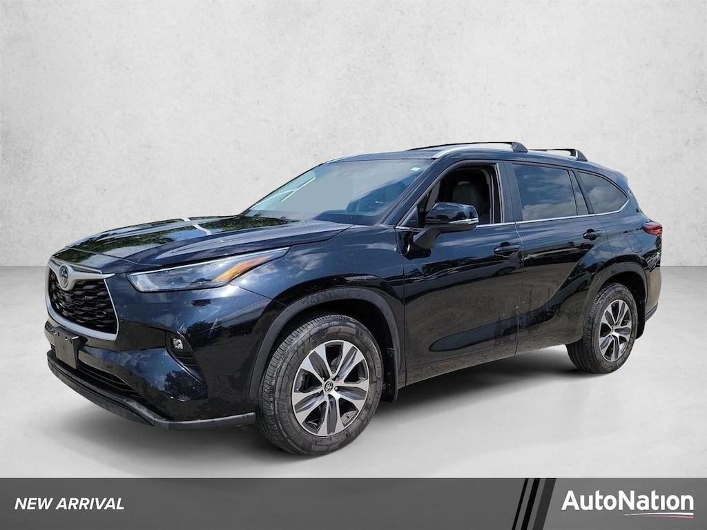 Used 2023 Toyota Highlander XLE SUV