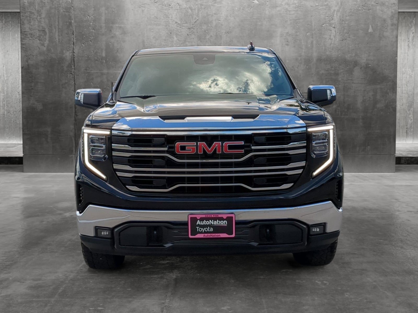 Used 2023 GMC Sierra 1500 SLT with VIN 1GTUUDED4PZ168044 for sale in Houston, TX