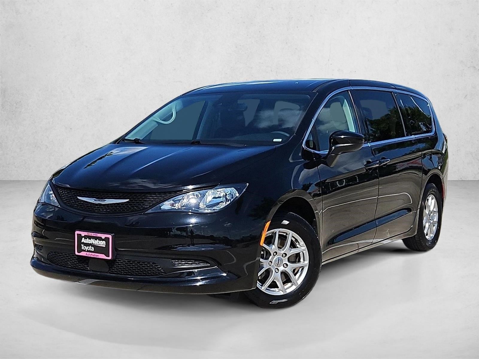 2024 Chrysler Voyager LX's photo