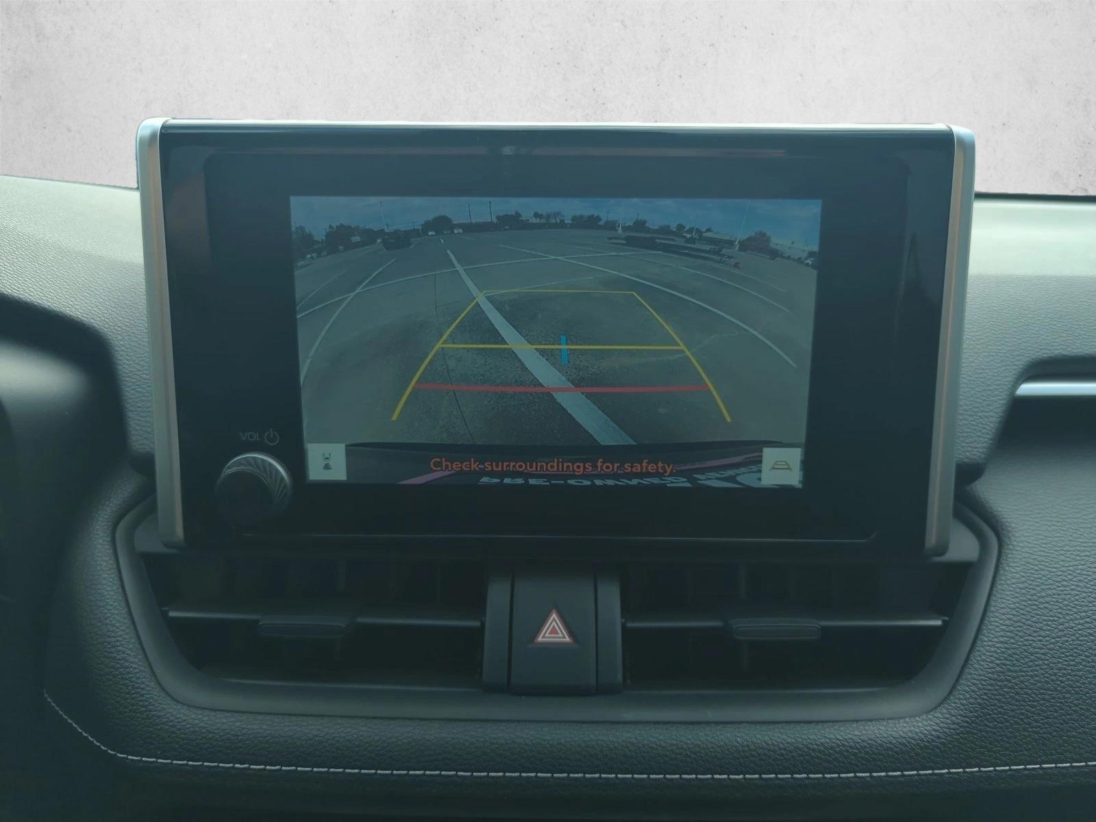 2025 Toyota RAV4 LE - Photo 13