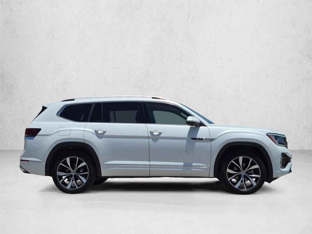 Used 2024 Volkswagen Atlas 2.0T SEL Premium R-Line SUV