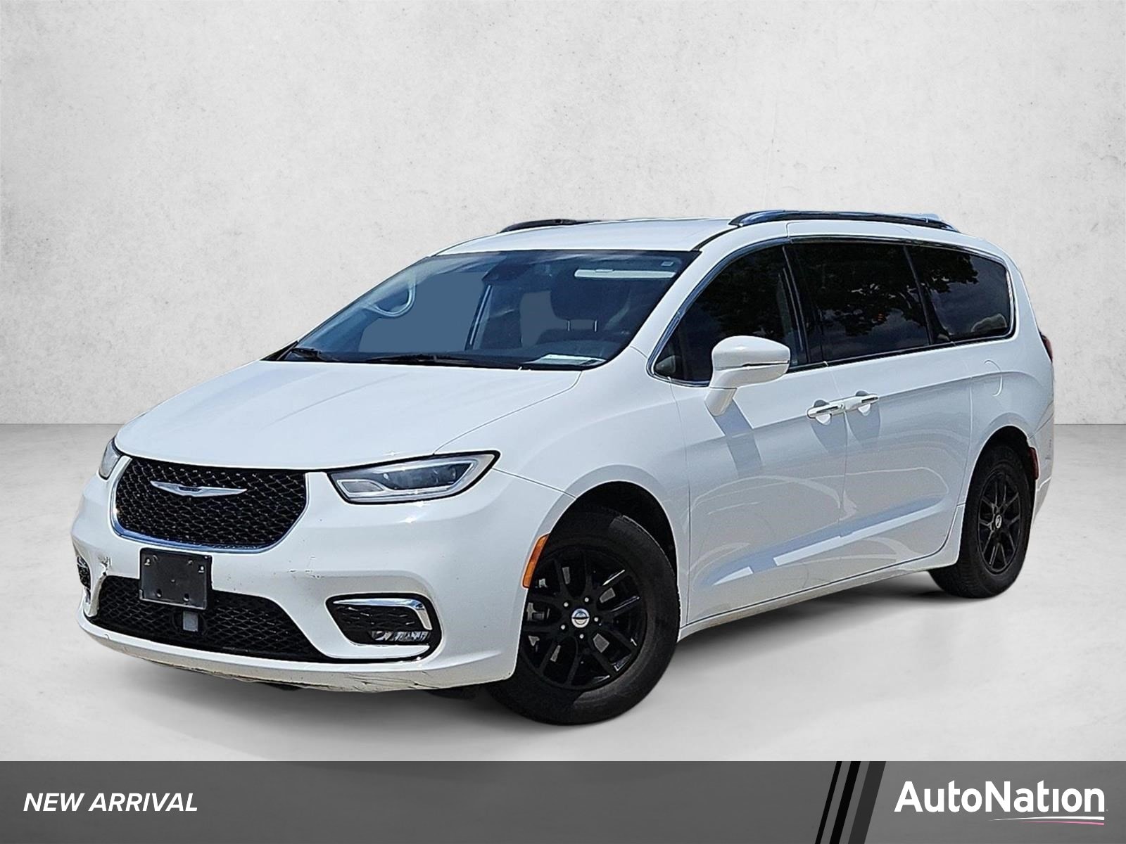 2024 Chrysler Voyager LX's photo