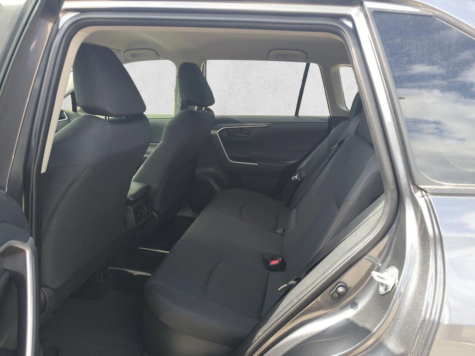 2025 Toyota RAV4 LE - Photo 18