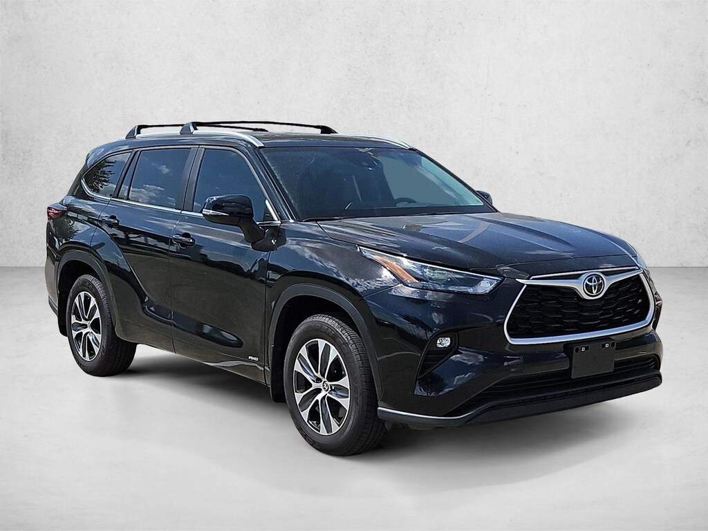 Used 2026 Toyota Highlander Hybrid XLE SUV