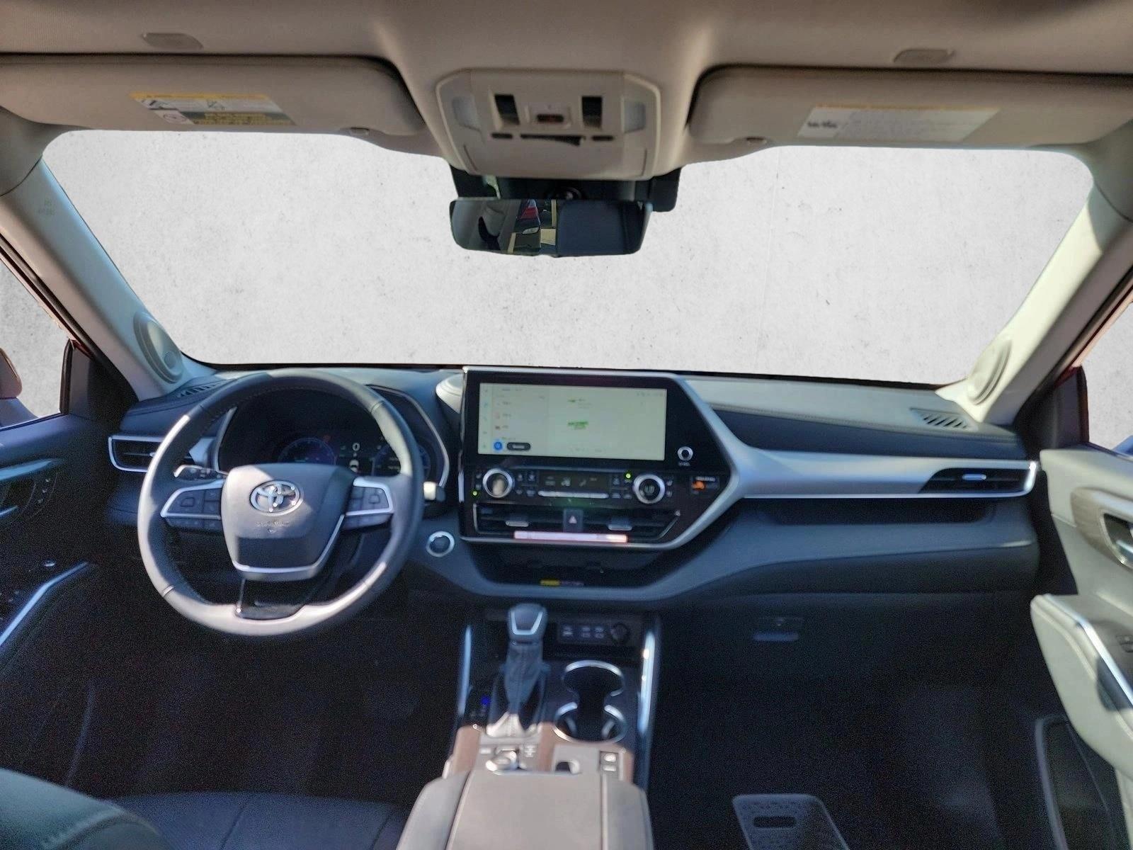2026 Toyota Highlander Platinum - Photo 18