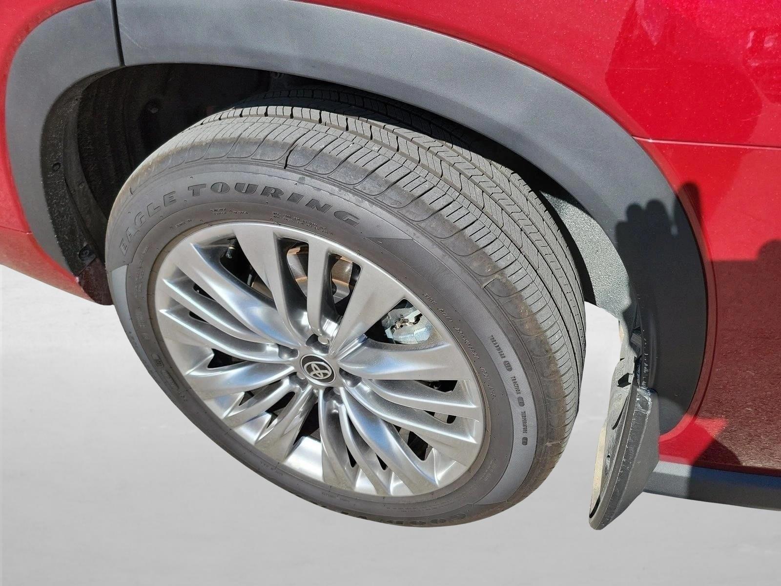 2026 Toyota Highlander Platinum - Photo 12