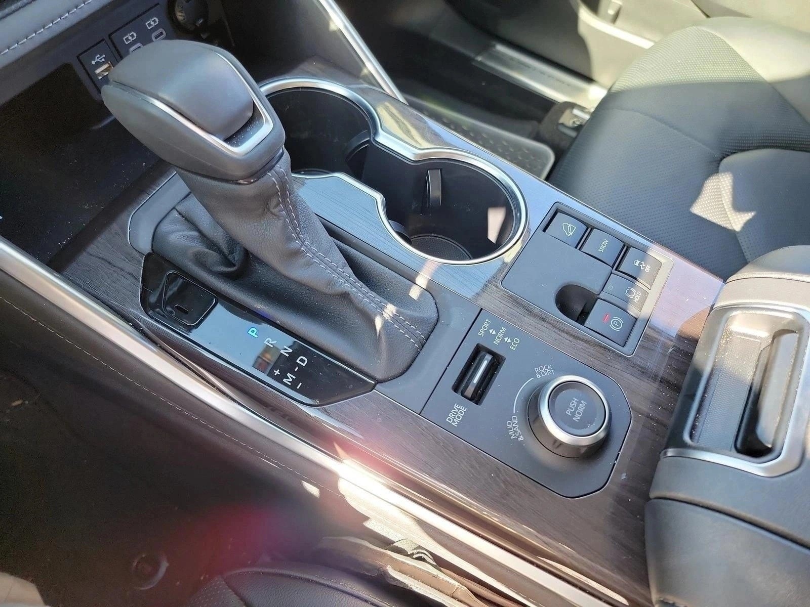 2026 Toyota Highlander Platinum - Photo 22