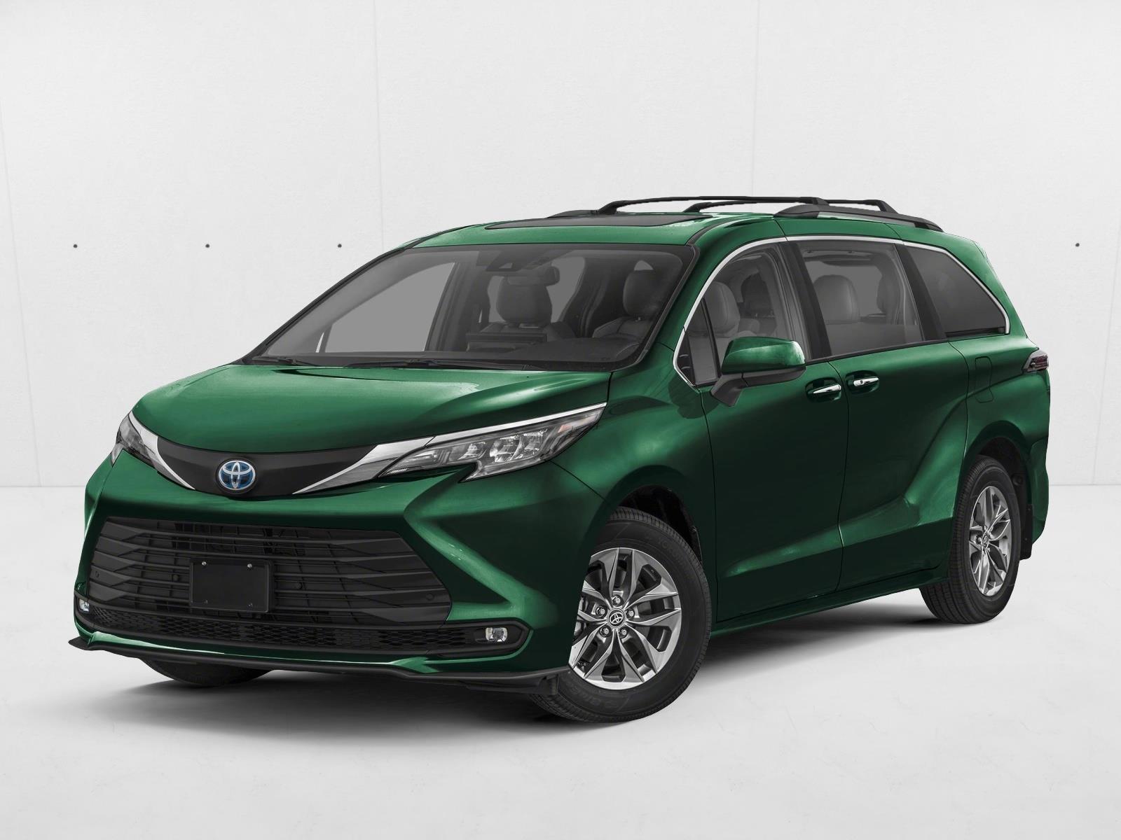 2026 Toyota Sienna XLE's photo