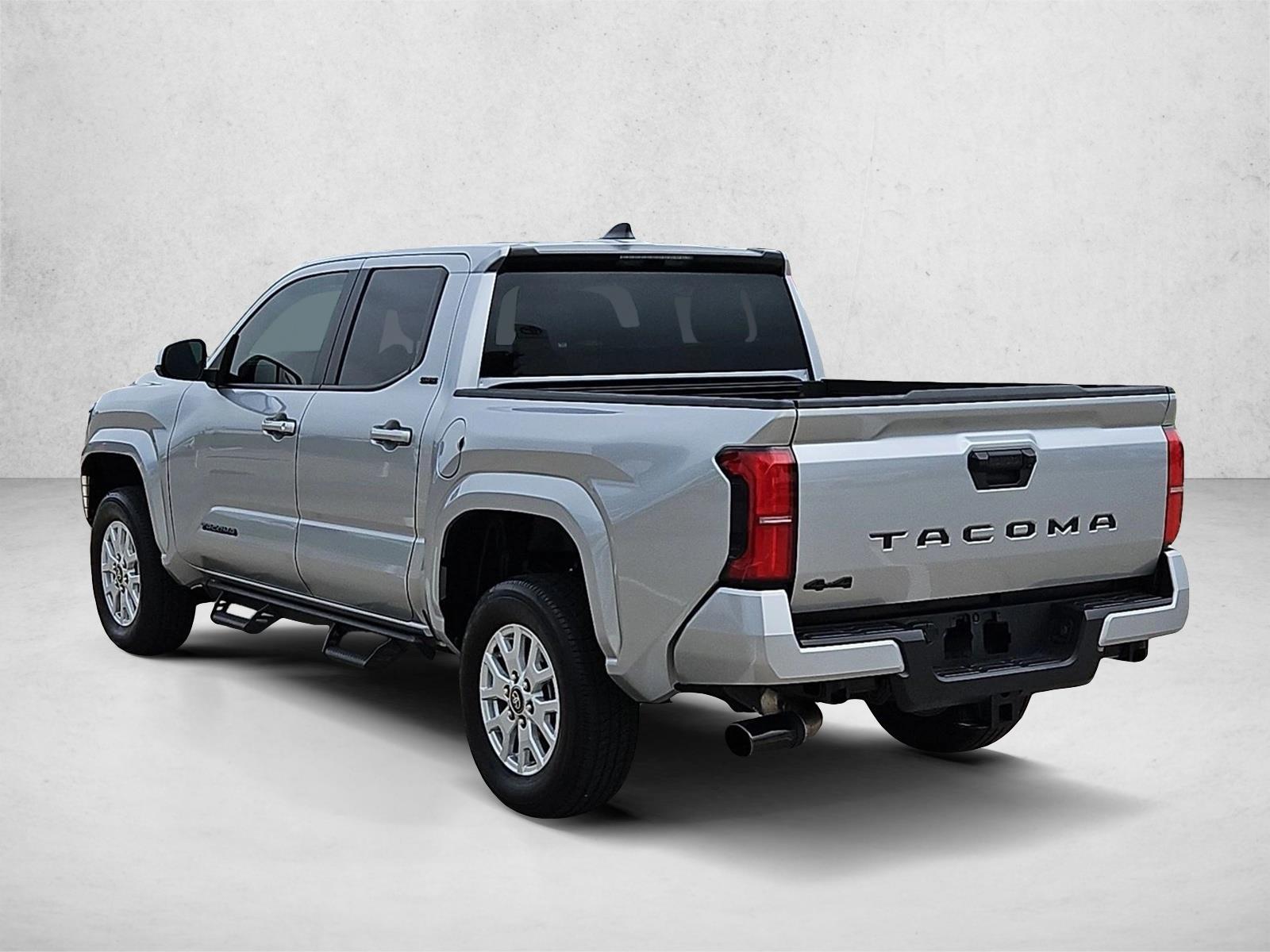 2025 Toyota Tacoma SR5 - Photo 8