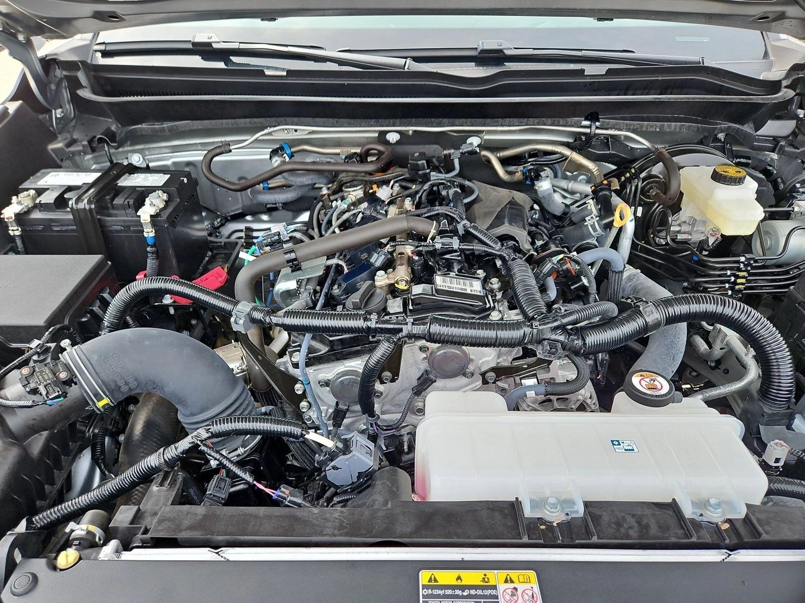 2025 Toyota Tacoma SR5 - Photo 22