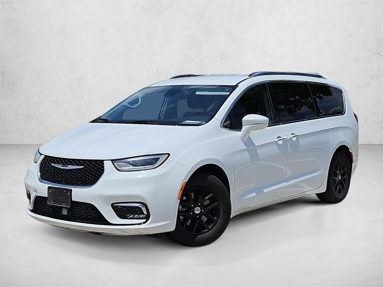 2024 Chrysler Voyager LX's photo