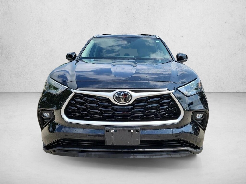 Used 2023 Toyota Highlander XLE SUV