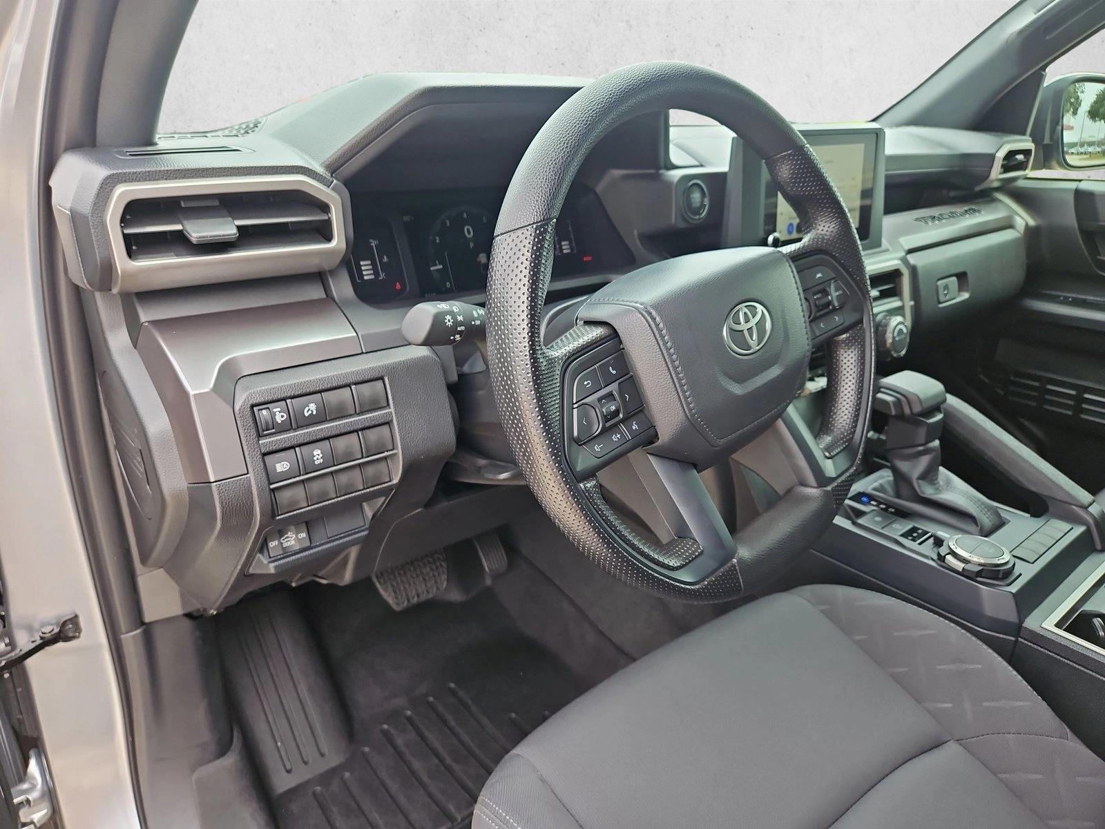 2025 Toyota Tacoma SR5 - Photo 10