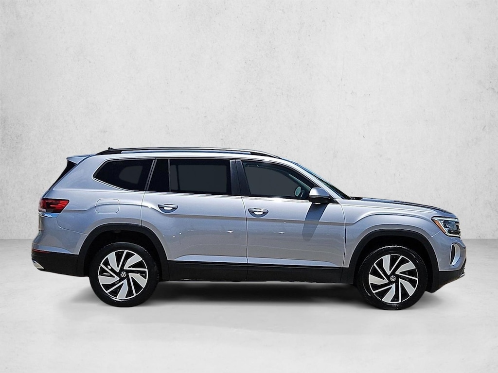 Used 2025 Volkswagen Atlas 2.0T SE w/Technology SUV