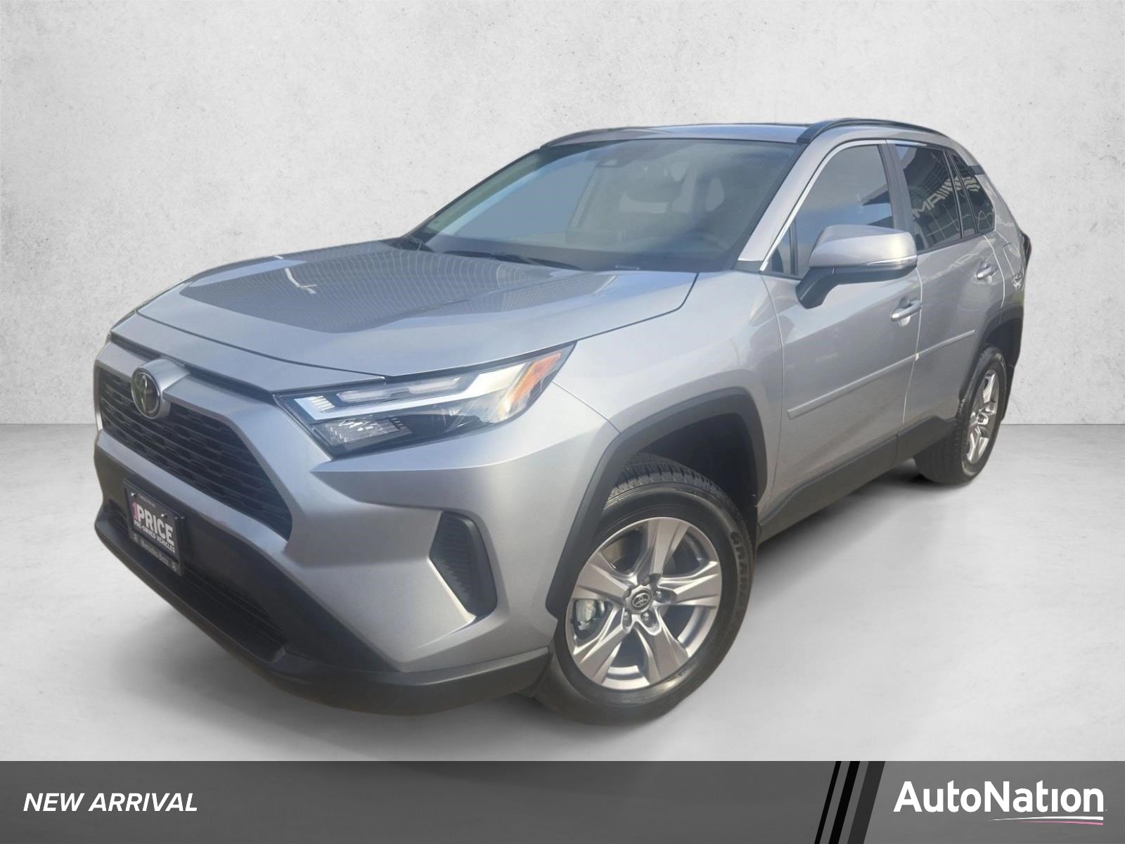2025 Toyota RAV4 XLE FWD's photo