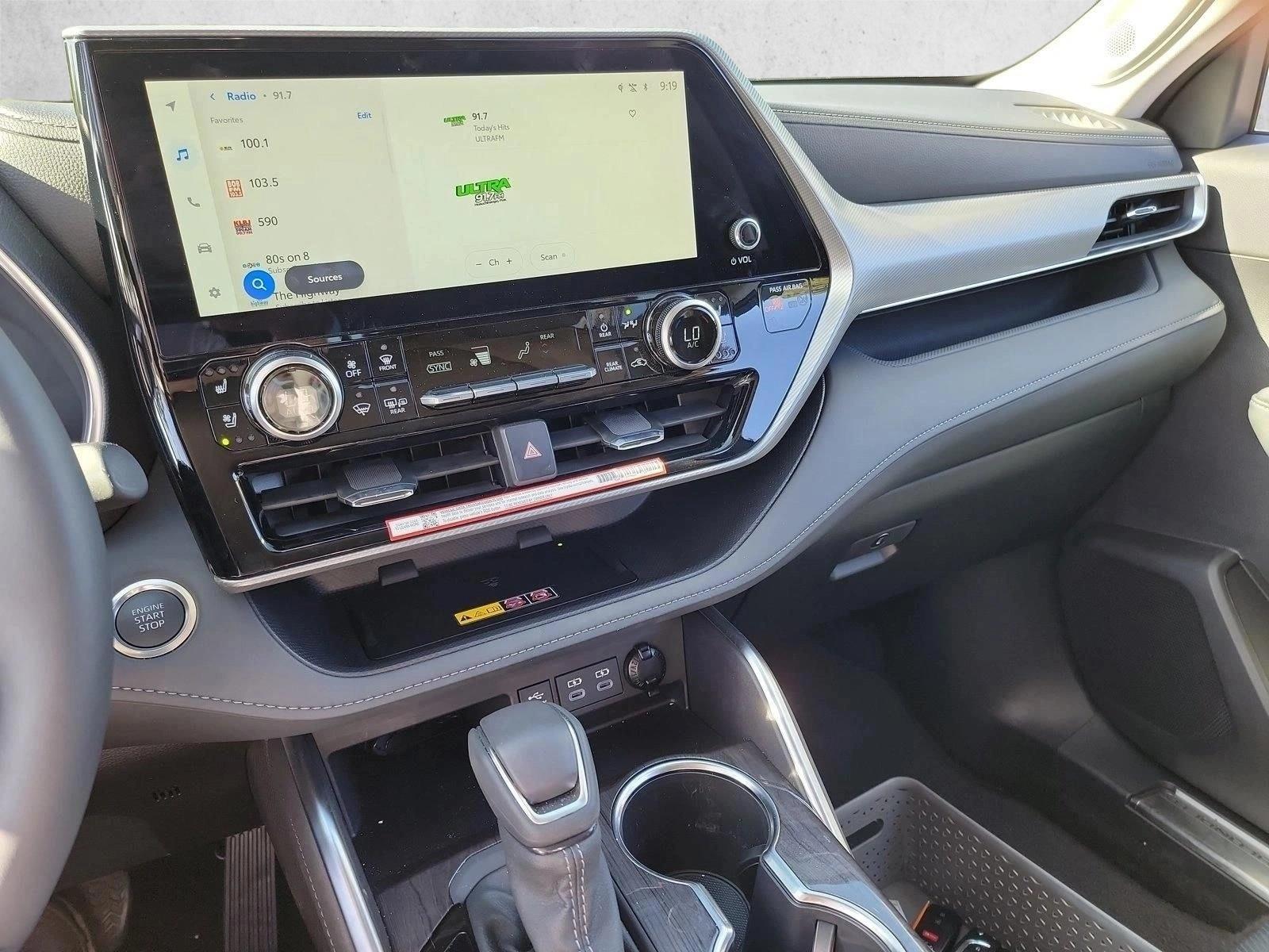 2026 Toyota Highlander Platinum - Photo 21