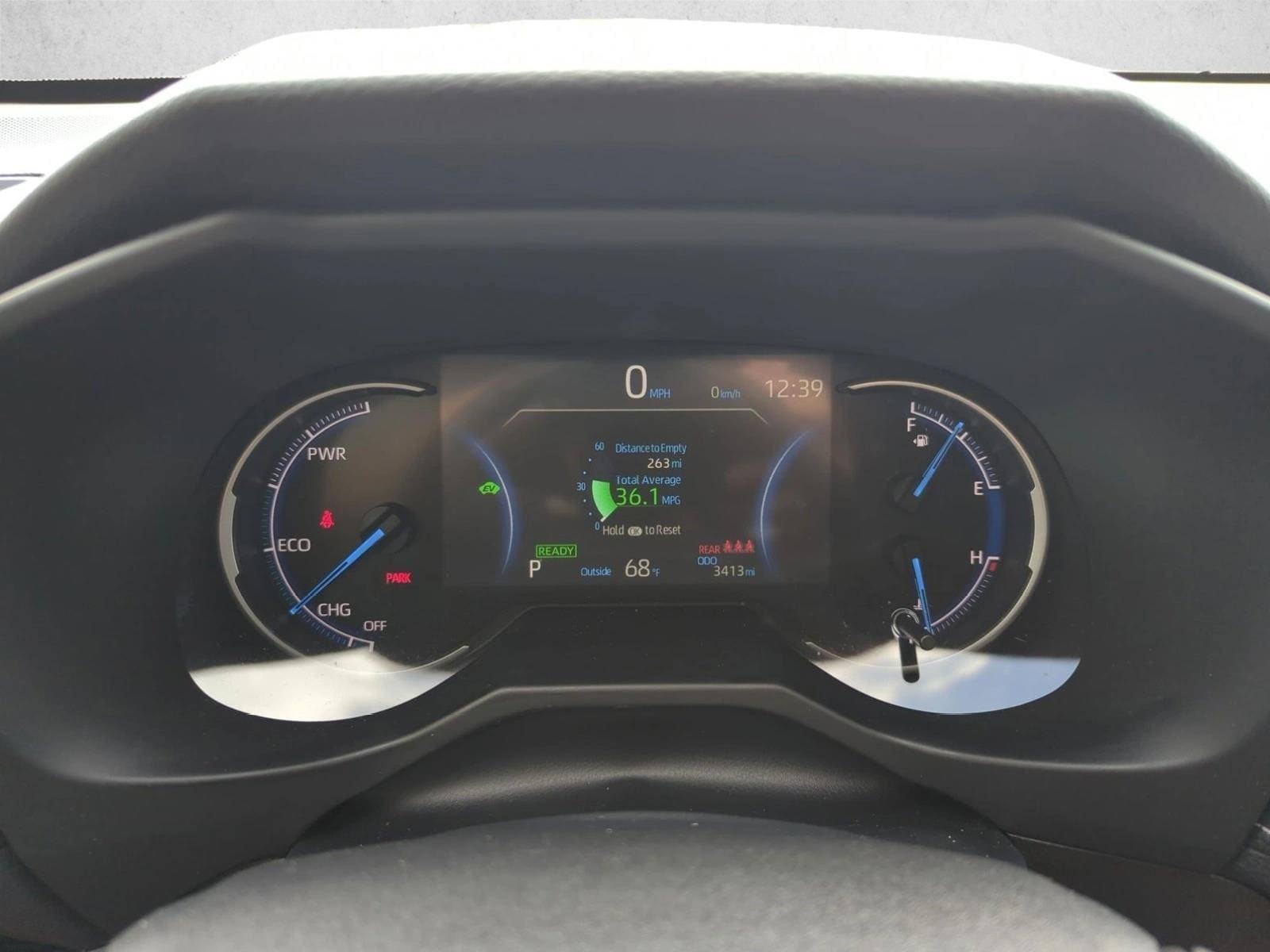 2025 Toyota RAV4 LE - Photo 11