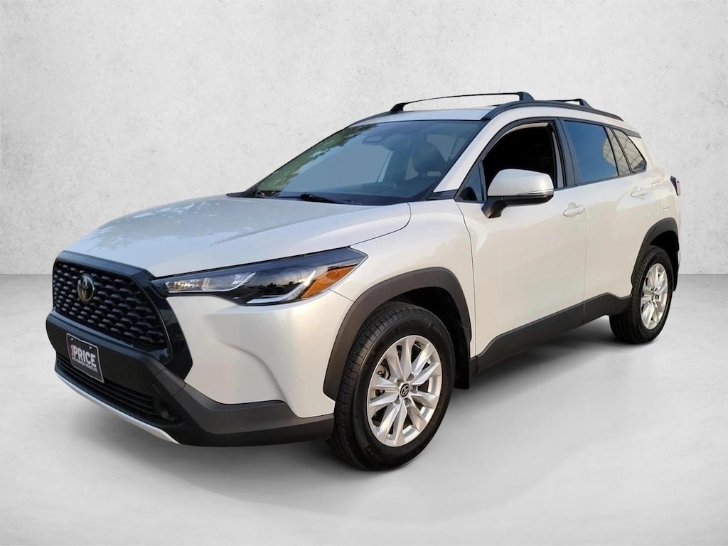 Used 2024 Toyota Corolla Cross LE SUV