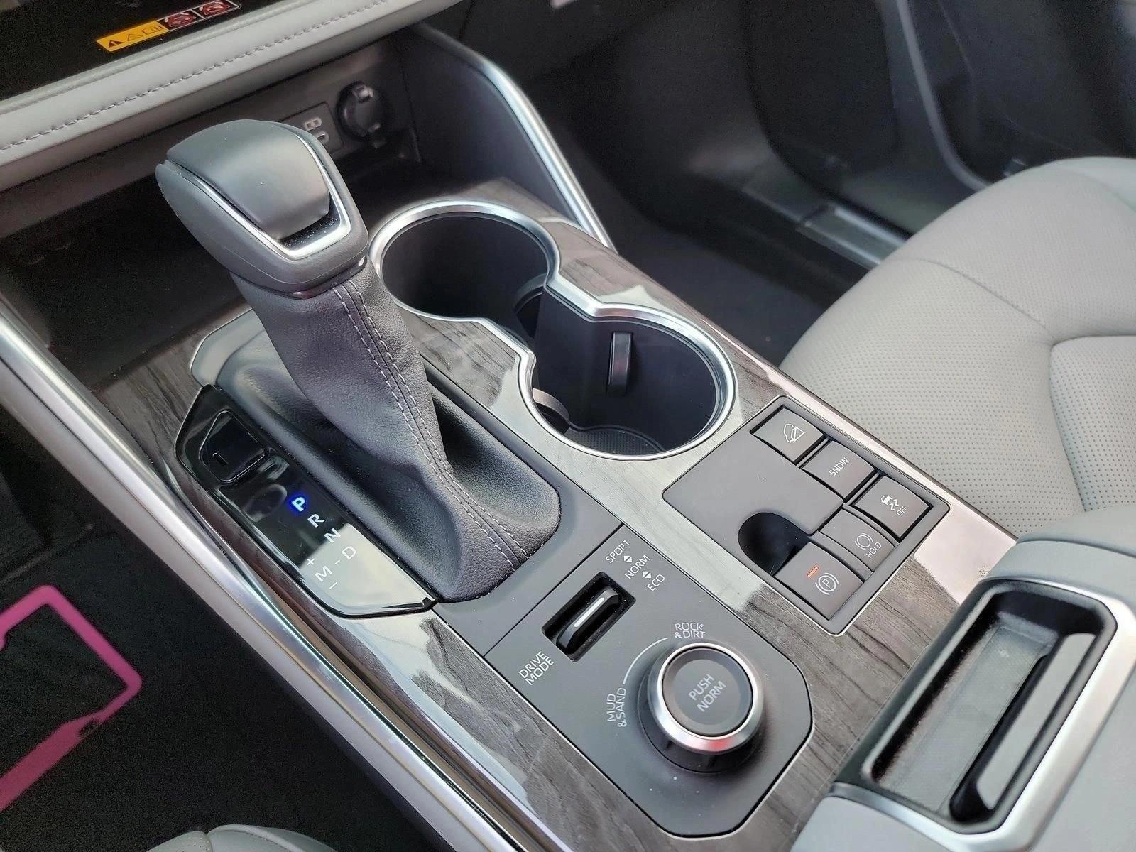 2026 Toyota Highlander Platinum - Photo 21