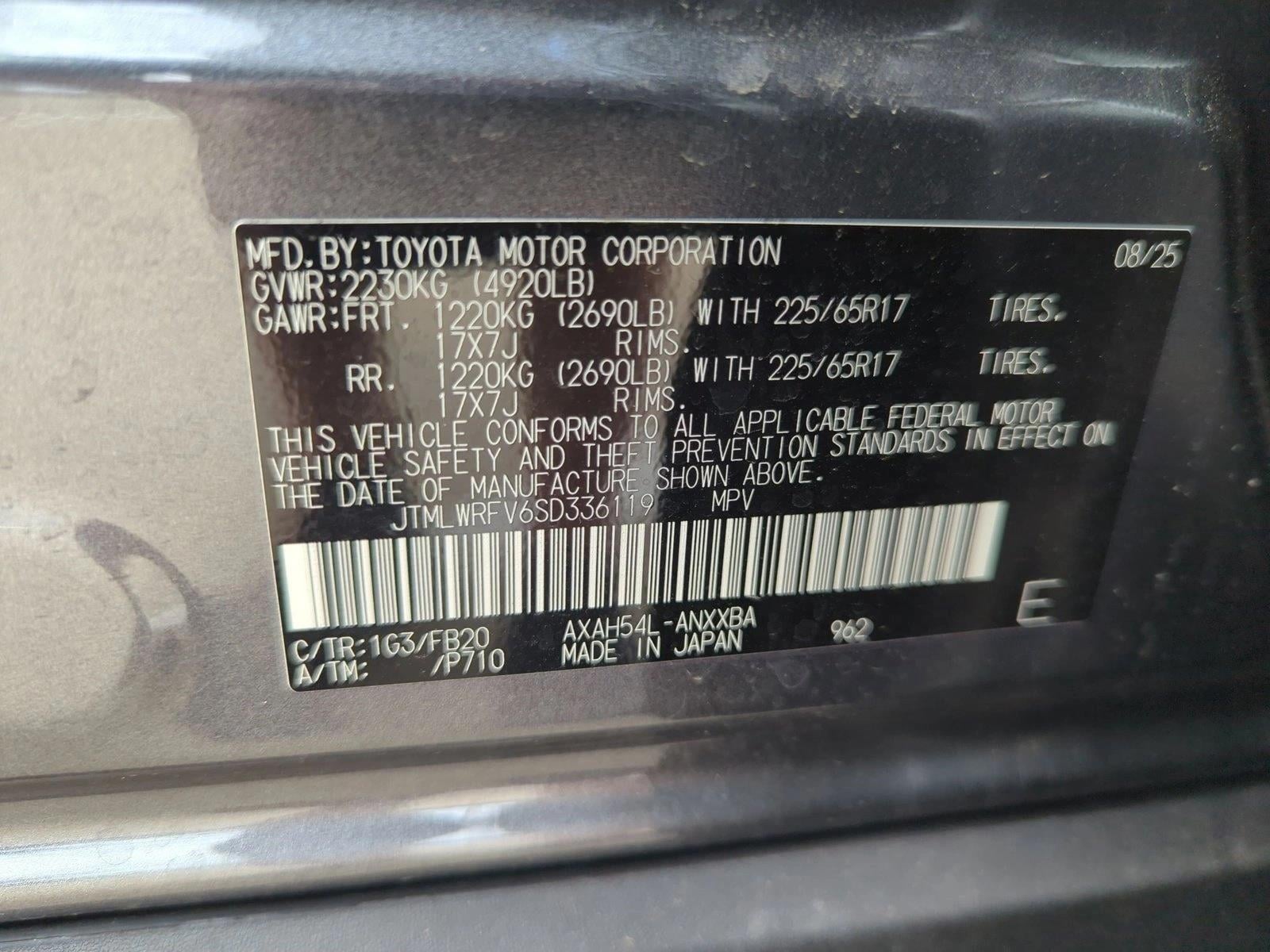 2025 Toyota RAV4 LE - Photo 24