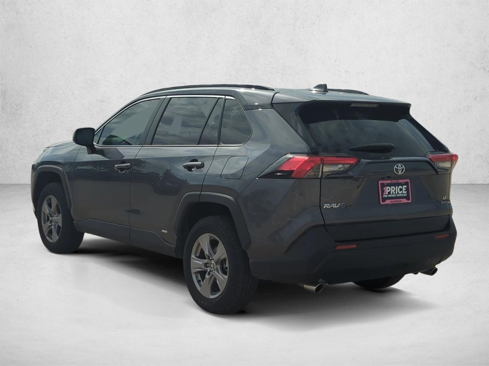 2025 Toyota RAV4 LE - Photo 8