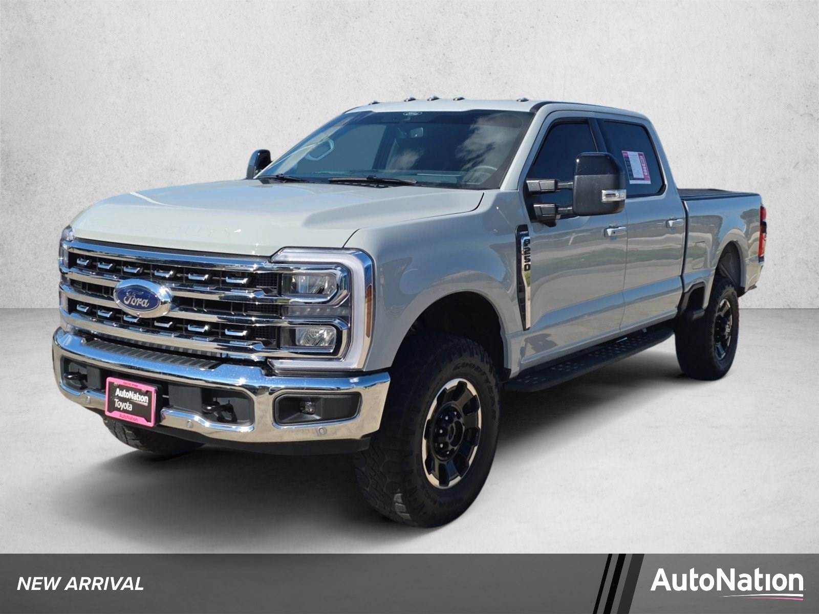 Used 2025 Ford F-250 Lariat Truck Crew Cab