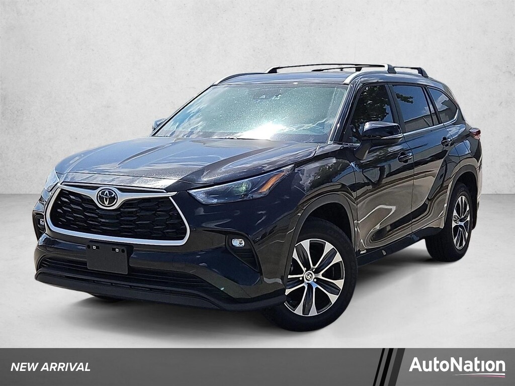 Used 2026 Toyota Highlander Hybrid XLE SUV