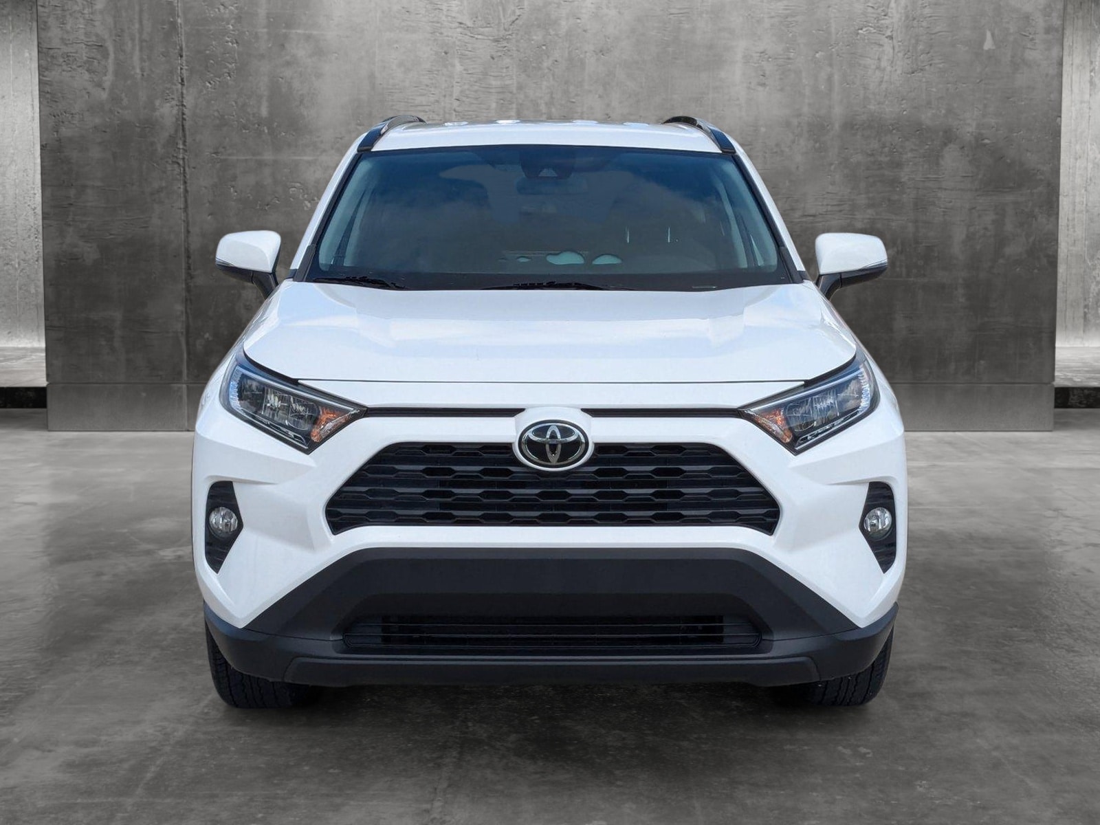 Used 2020 Toyota RAV4 XLE with VIN 2T3P1RFV3LW085001 for sale in Houston, TX
