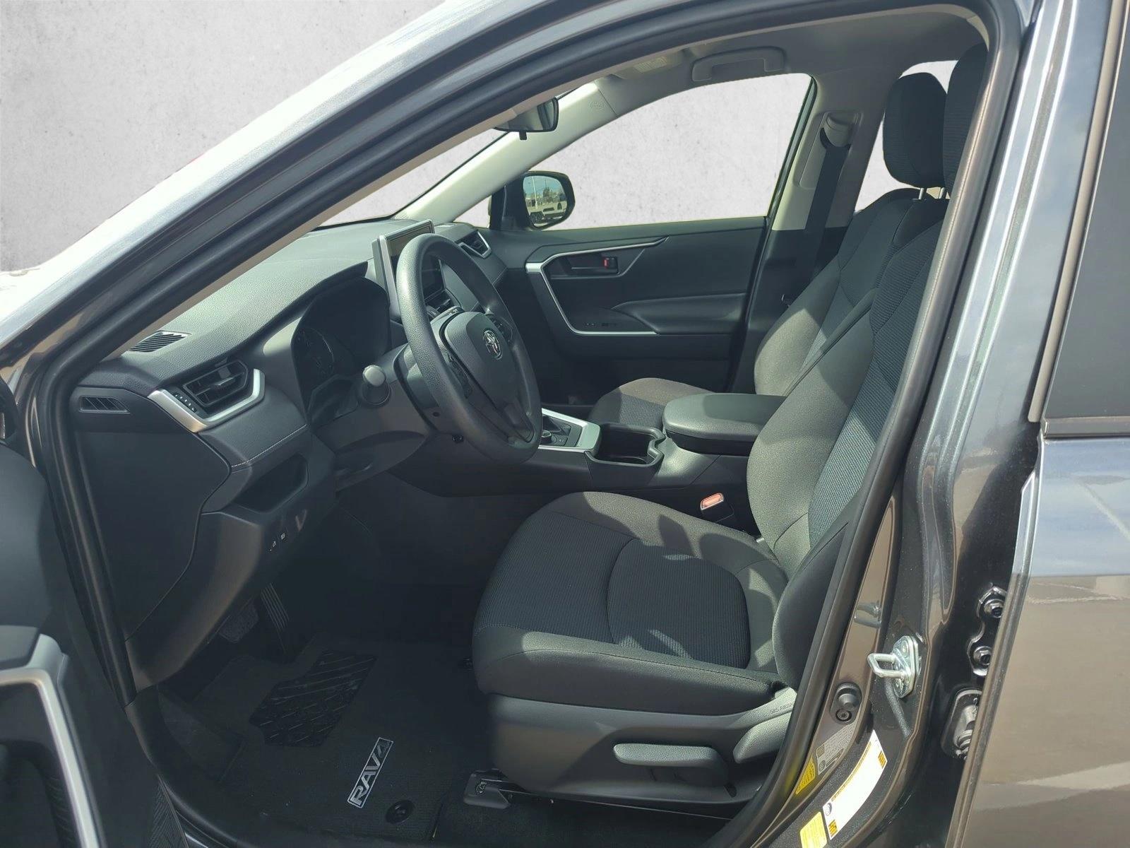 2025 Toyota RAV4 LE - Photo 15